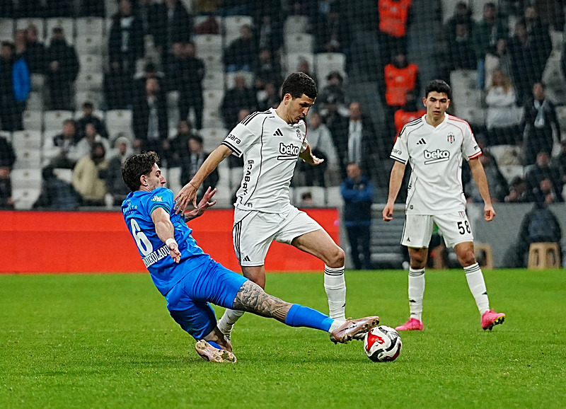 Spor yazarlarından Beşiktaş-Çaykur Rizespor maçı değerlendirmesi