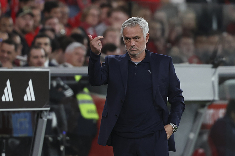 Fenerbahçe eski yıldızı için devreye girdi! Transferde rakip Mourinho