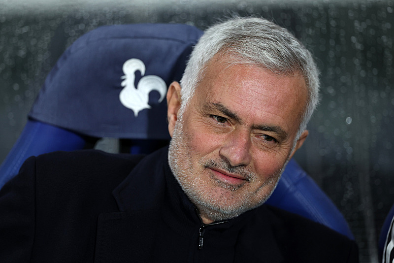 Fenerbahçe eski yıldızı için devreye girdi! Transferde rakip Mourinho