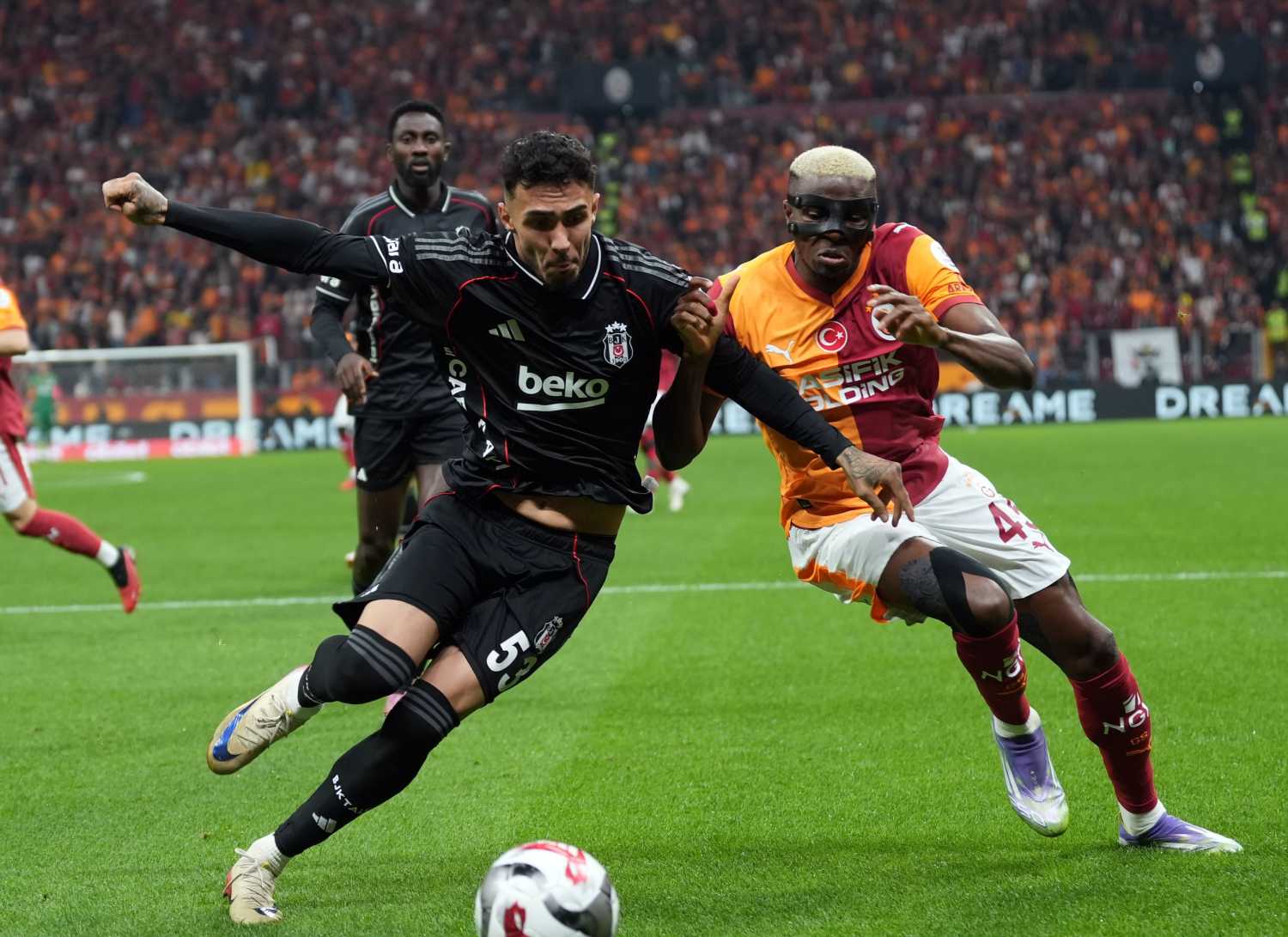 Yapay zeka yanıtladı: Beşiktaş-Galatasaray derbisini kim kazanacak?