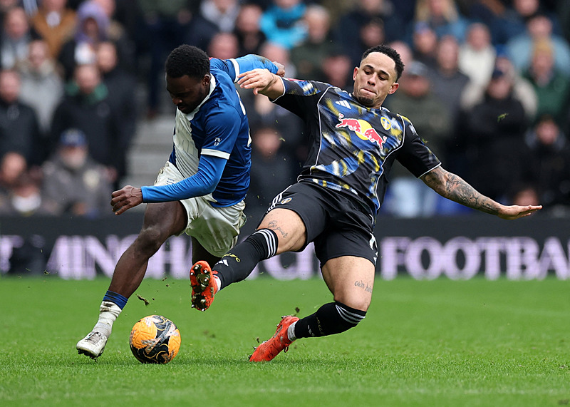 Fenerbahçe’nin eski yıldızı taraftarı çıldırttı! En kötüsüsün