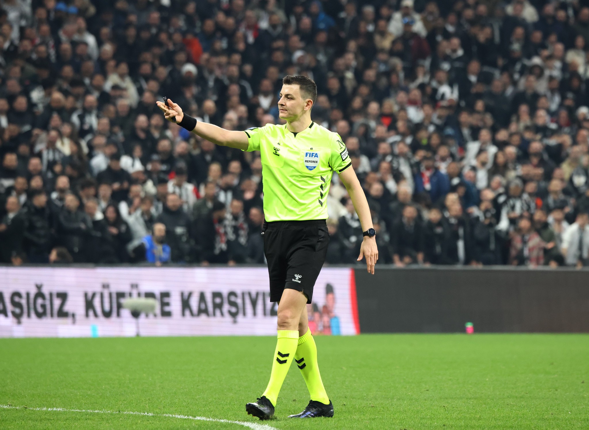 Spor yazarları Beşiktaş-Galatasaray maçını yorumladı: Uçak düşse onu da kurtarırdı!