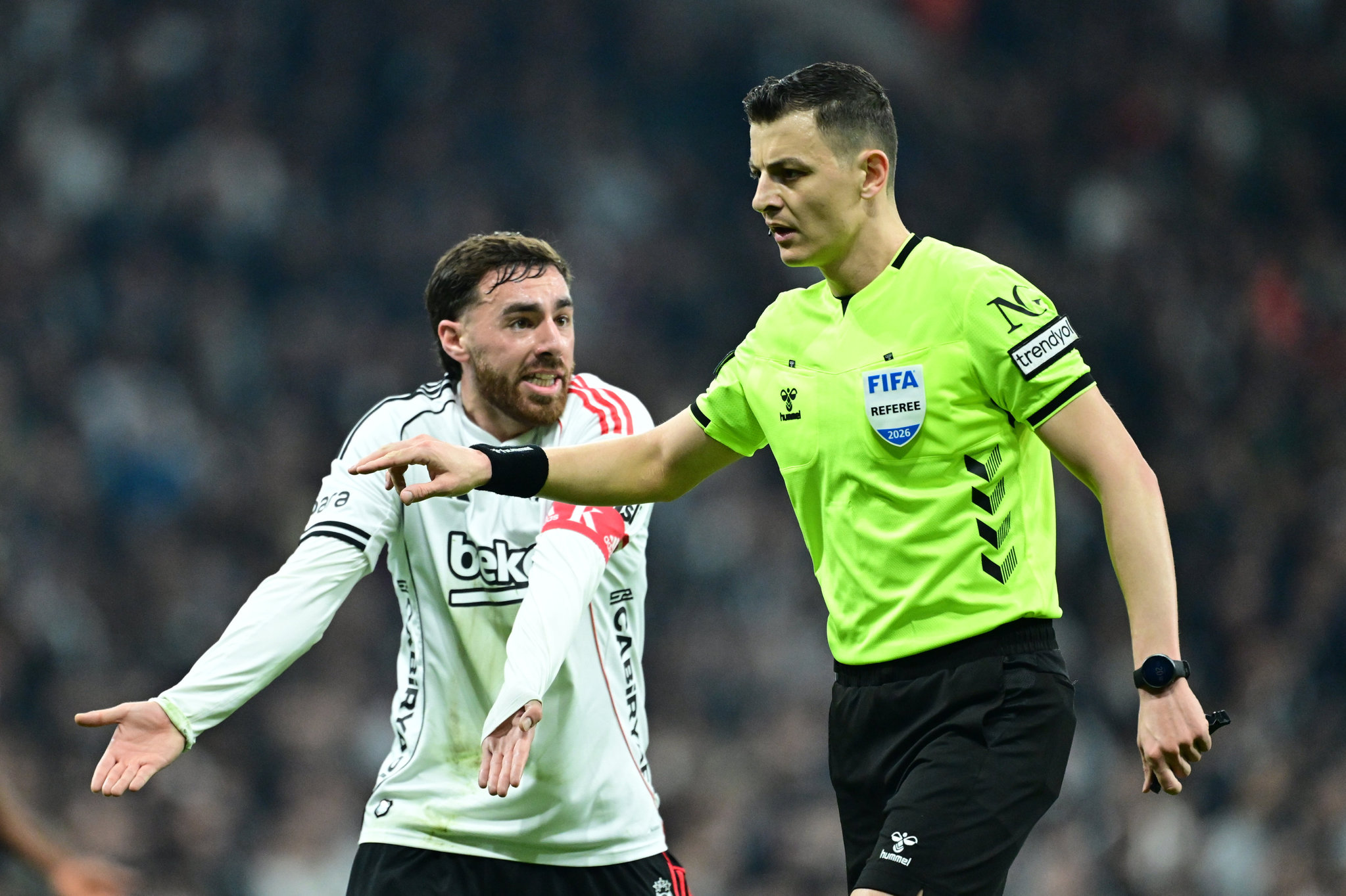 Spor yazarları Beşiktaş-Galatasaray maçını yorumladı: Uçak düşse onu da kurtarırdı!