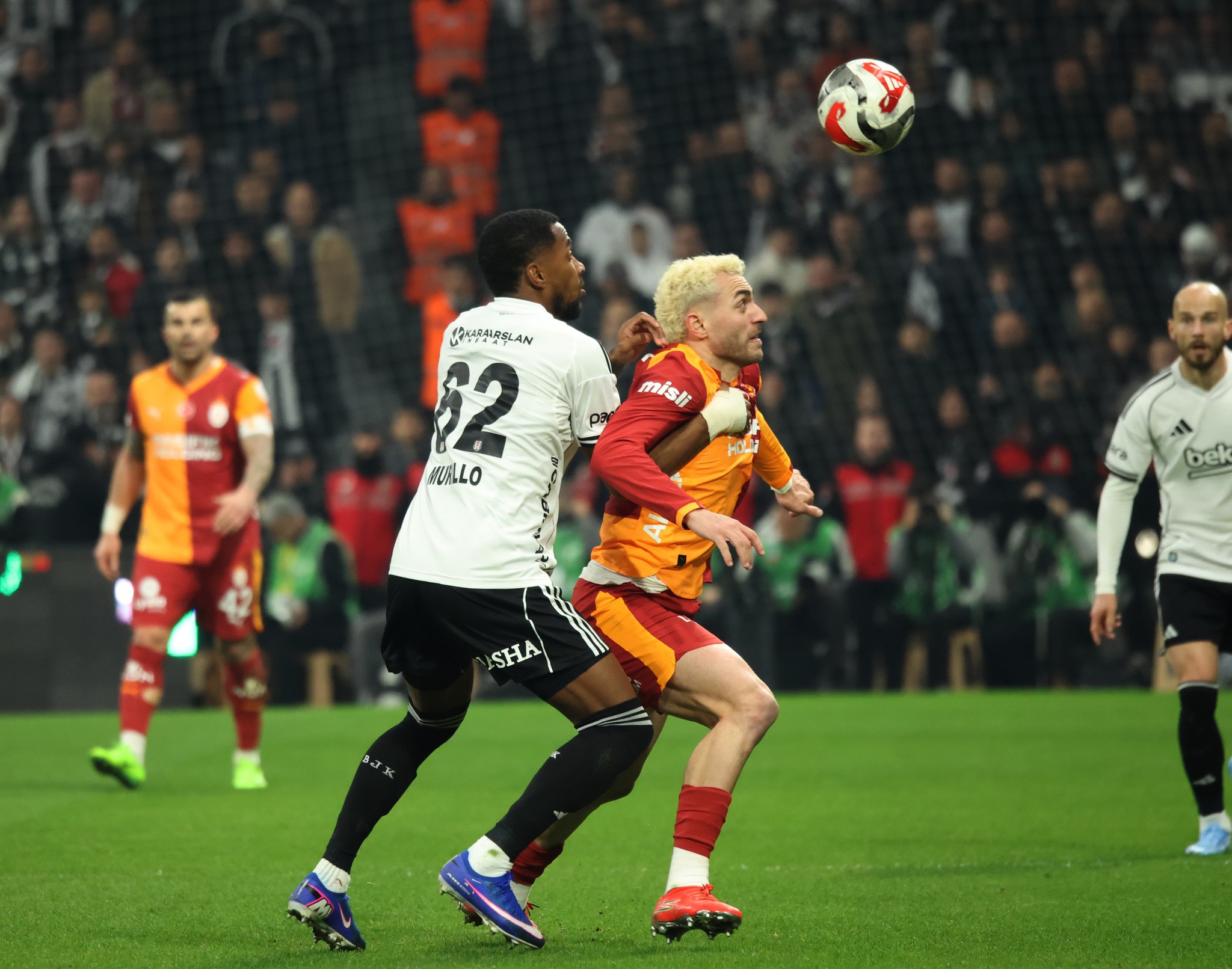Spor yazarları Beşiktaş-Galatasaray maçını yorumladı: Uçak düşse onu da kurtarırdı!