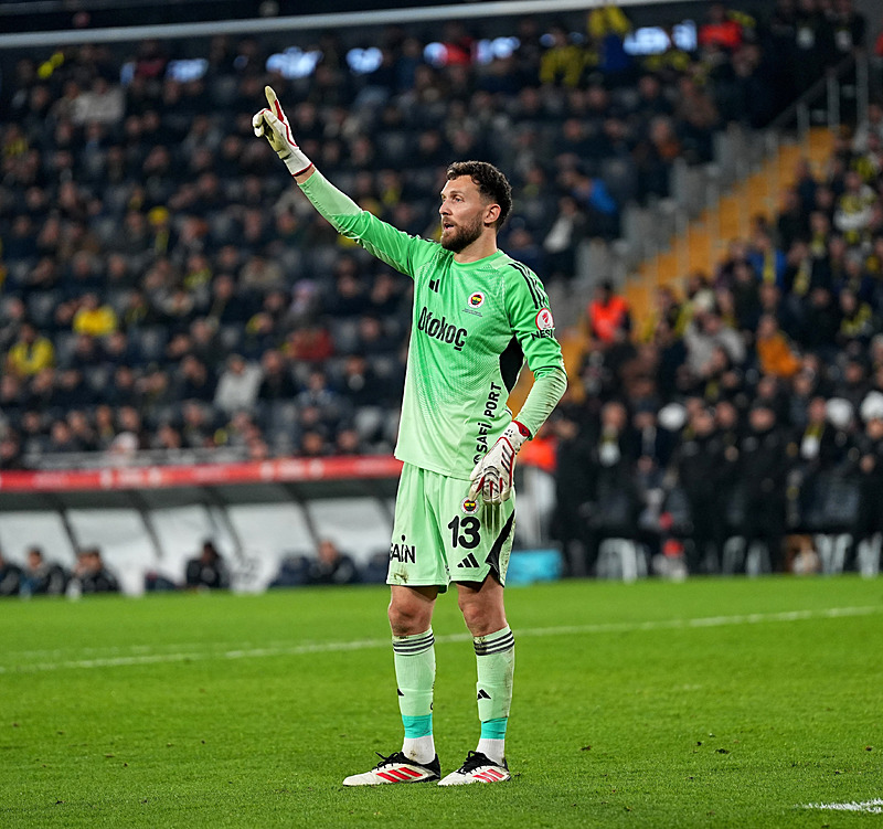 Fenerbahçe’de kaleye kimin geçeceği belli oldu! Ederson’un cezası nedeniyle...