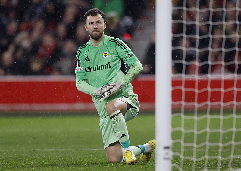 Fenerbahçe’de kaleye kimin geçeceği belli oldu! Ederson’un cezası nedeniyle...