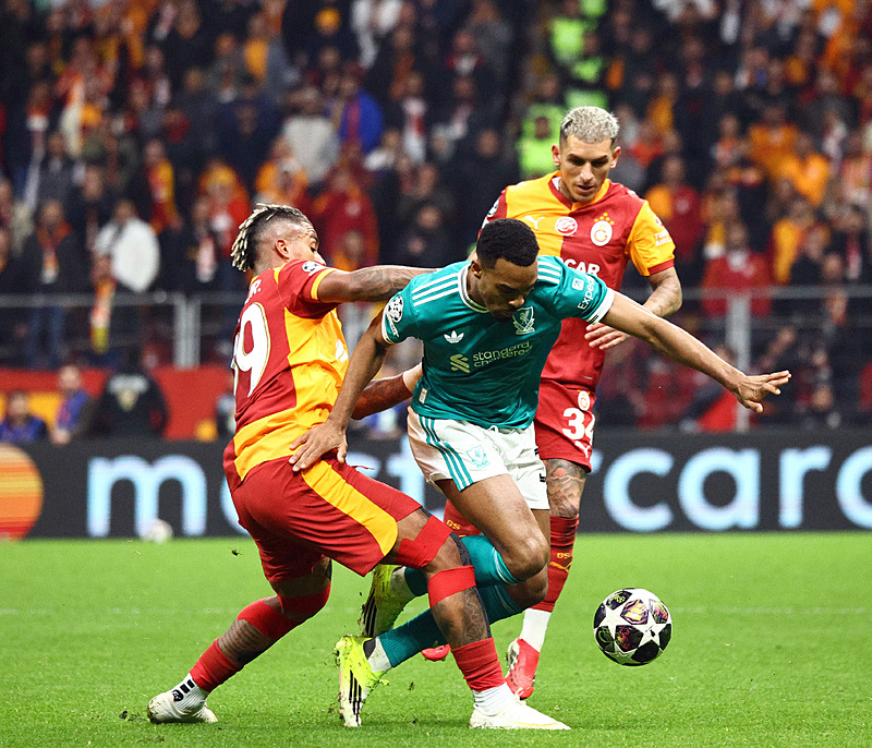 Spor yazarları Galatasaray-Liverpool maçını değerlendirdi