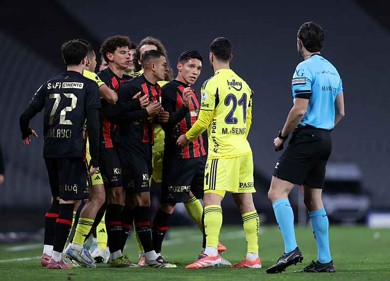 İspanyol basınından Domenico Tedesco’ya sert eleştiri!