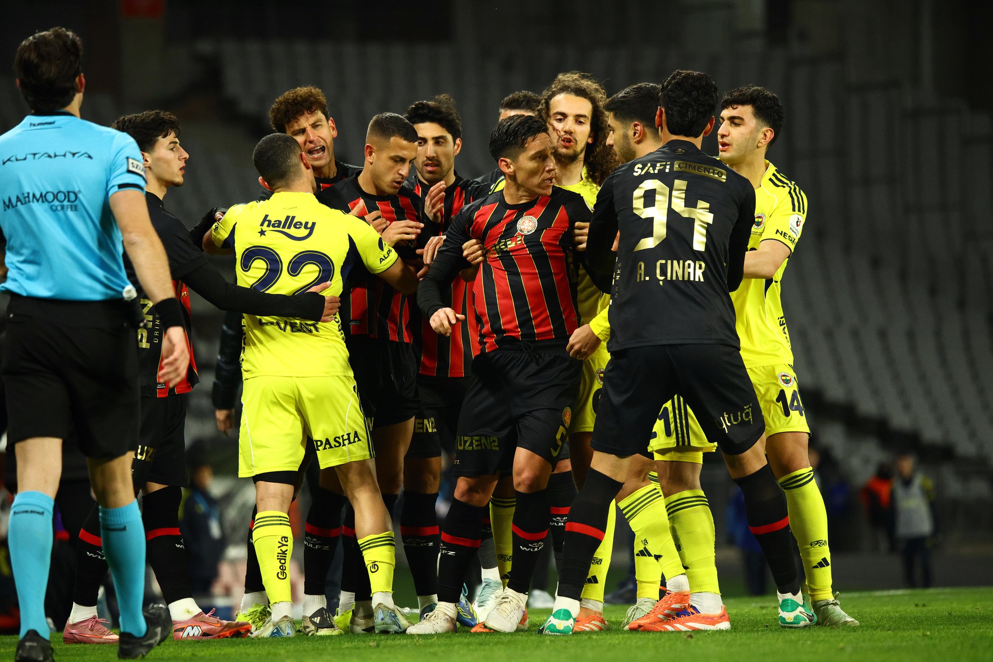 Spor yazarları Mısırlı.com.tr Fatih Karagümrük-Fenerbahçe maçını yorumladı