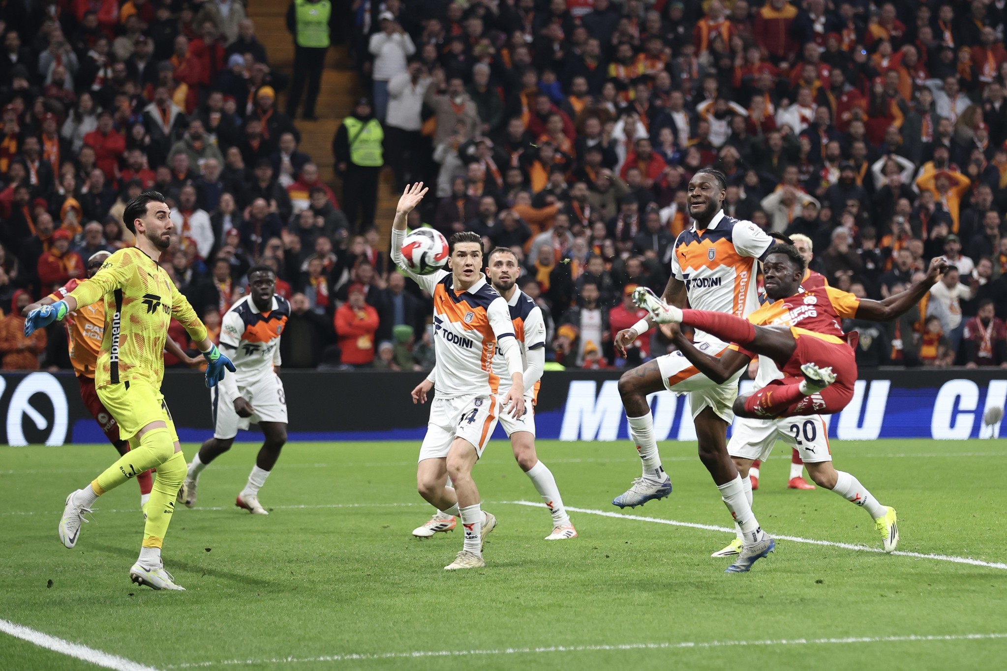 Spor yazarları Galatasaray-RAMS Başakşehir maçını yorumladı