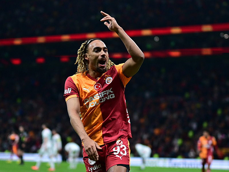 Galatasaray’dan Sacha Boey hamlesi! Karar verildi