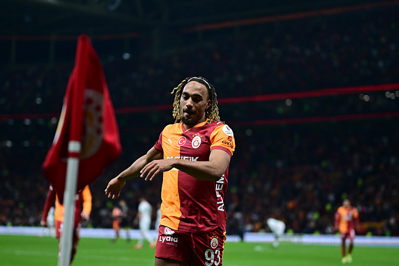 Galatasaray’dan Sacha Boey hamlesi! Karar verildi