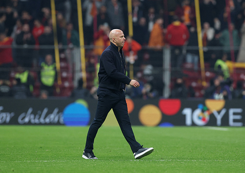 Liverpool’da Arne Slot kararı! Galatasaray’a elenirse...