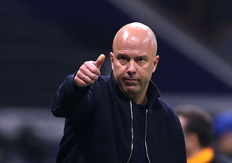 Liverpool’da Arne Slot kararı! Galatasaray’a elenirse...