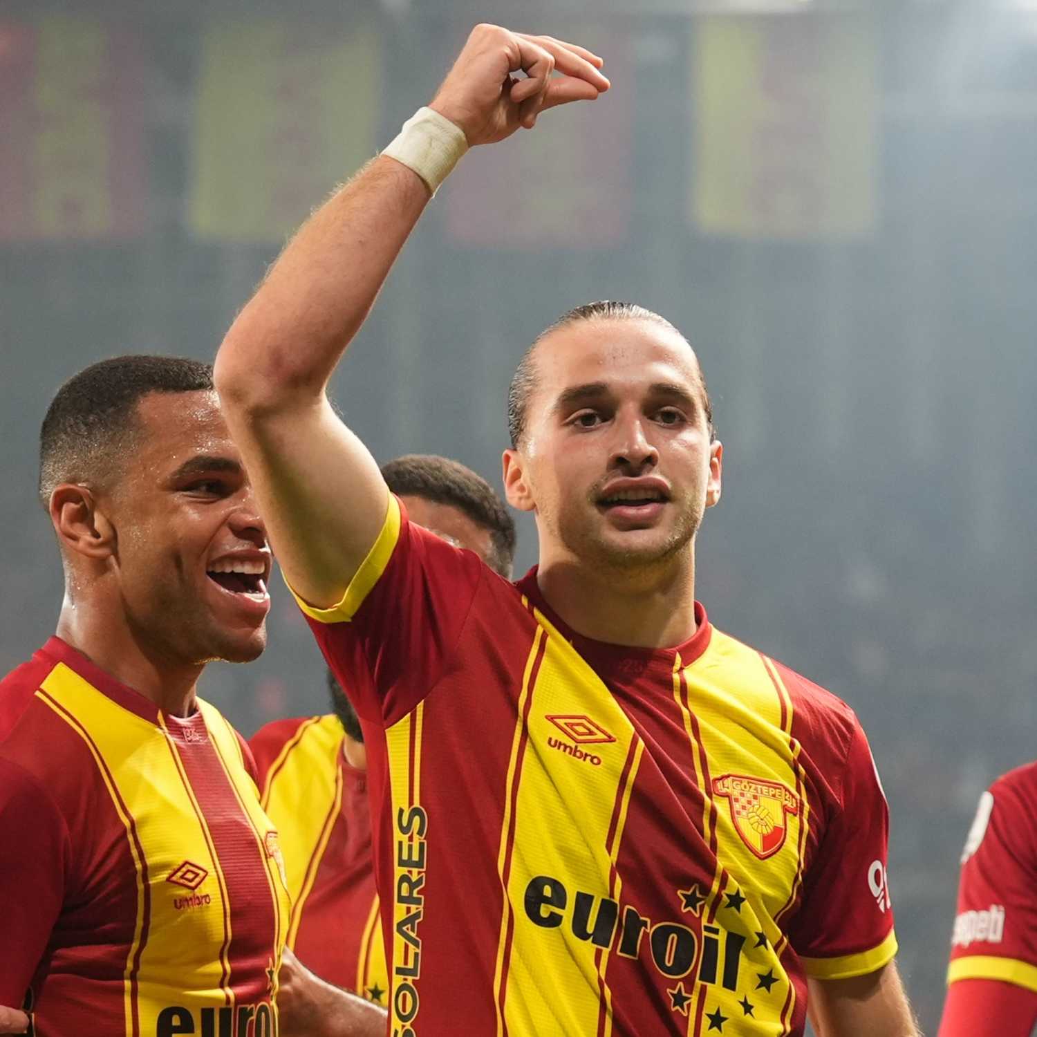 Ezeli rakiplerin transfer yarışı! Fenerbahçe ve Galatasaray o isim için devrede