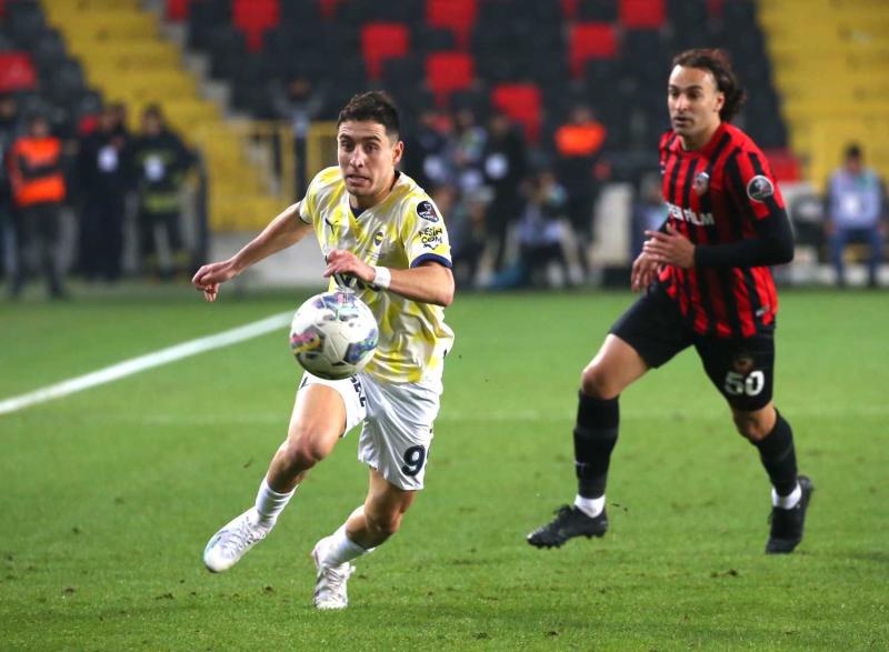 Sezon başından bu yana yeterince forma şansı bulamayan Emre Mor'un sözleşmesi sezon sonunda sona eriyor.