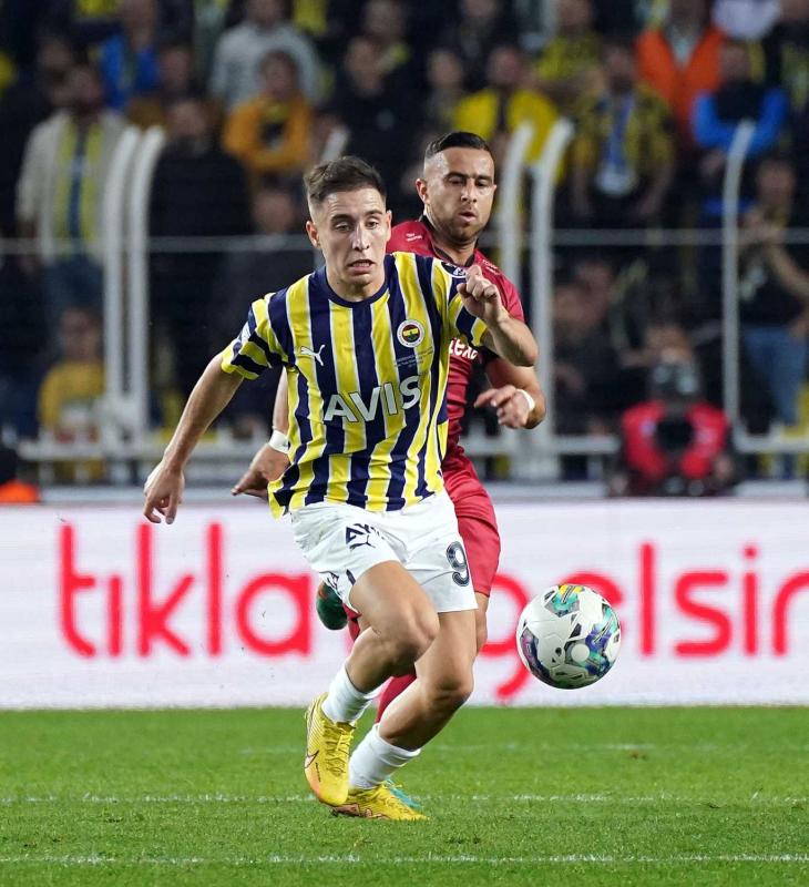 28 yaşındaki futbolcuyla yeni bir kontrat yapılmaması yönünde karar alındığı ifade ediliyor.