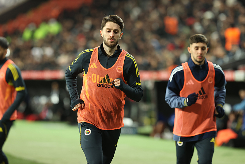 Fenerbahçe’nin yıldızından ayrılık kararı! Avrupa kulüpleri peşinde