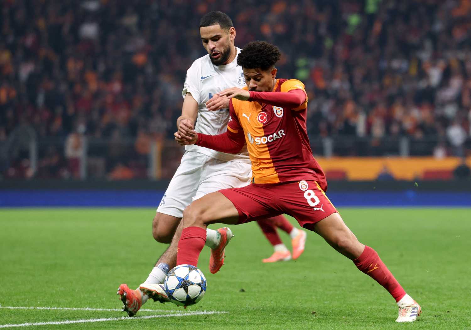 İngiliz devinden Galatasaraylı yıldıza kanca! Teklif ortaya çıktı