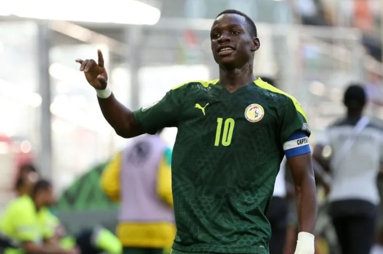 Fenerbahçe’de büyük şok! Genç yıldız adayı eski takımına döndü