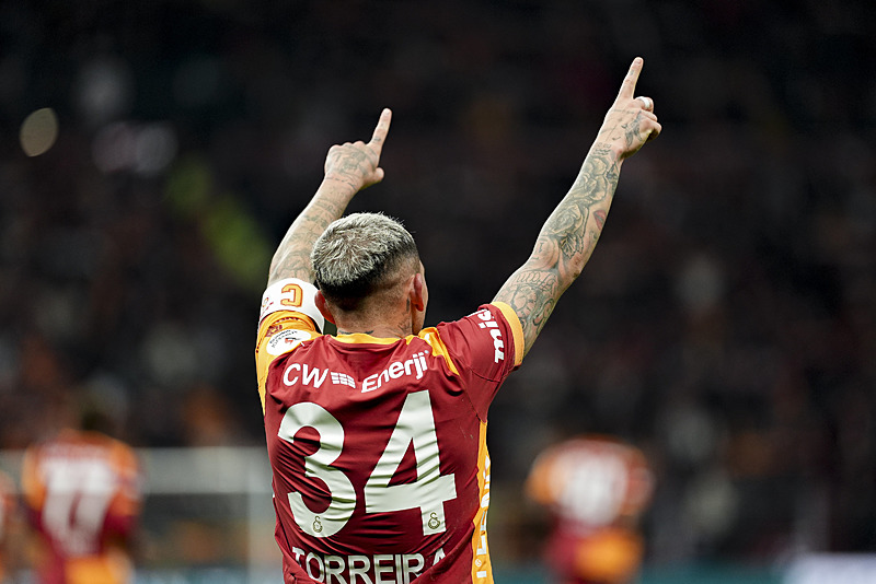 Galatasaray’da Lucas Torreira’dan transfer açıklaması!