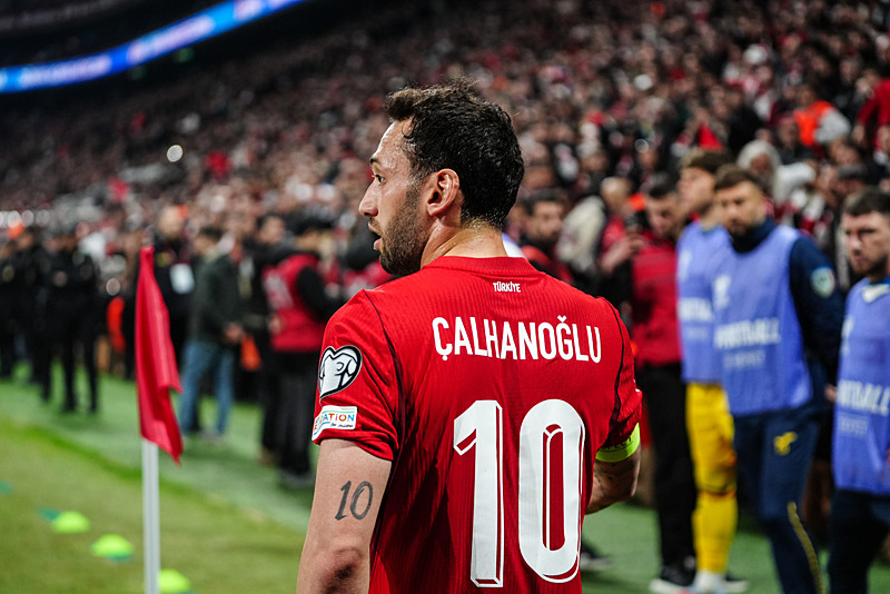 Galatasaray’dan Hakan Çalhanoğlu’nun transferinde sıkı pazarlık!