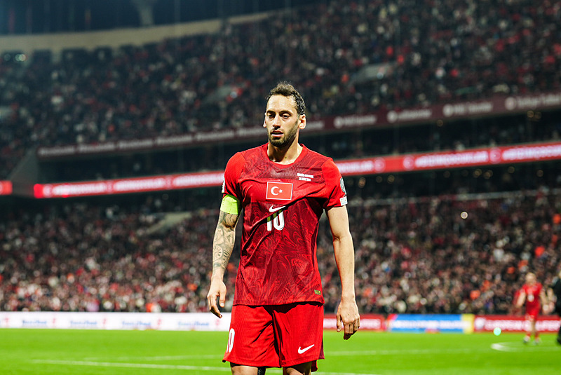 Galatasaray’dan Hakan Çalhanoğlu’nun transferinde sıkı pazarlık!
