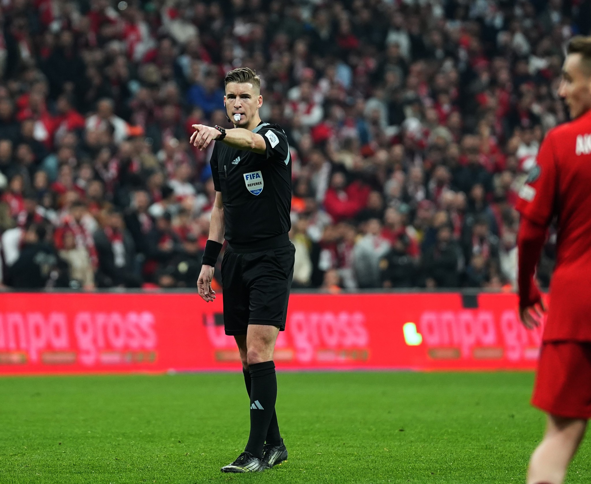 Usta yazardan A Milli Takım’a övgü! Bizim kadar stresli değildiler!