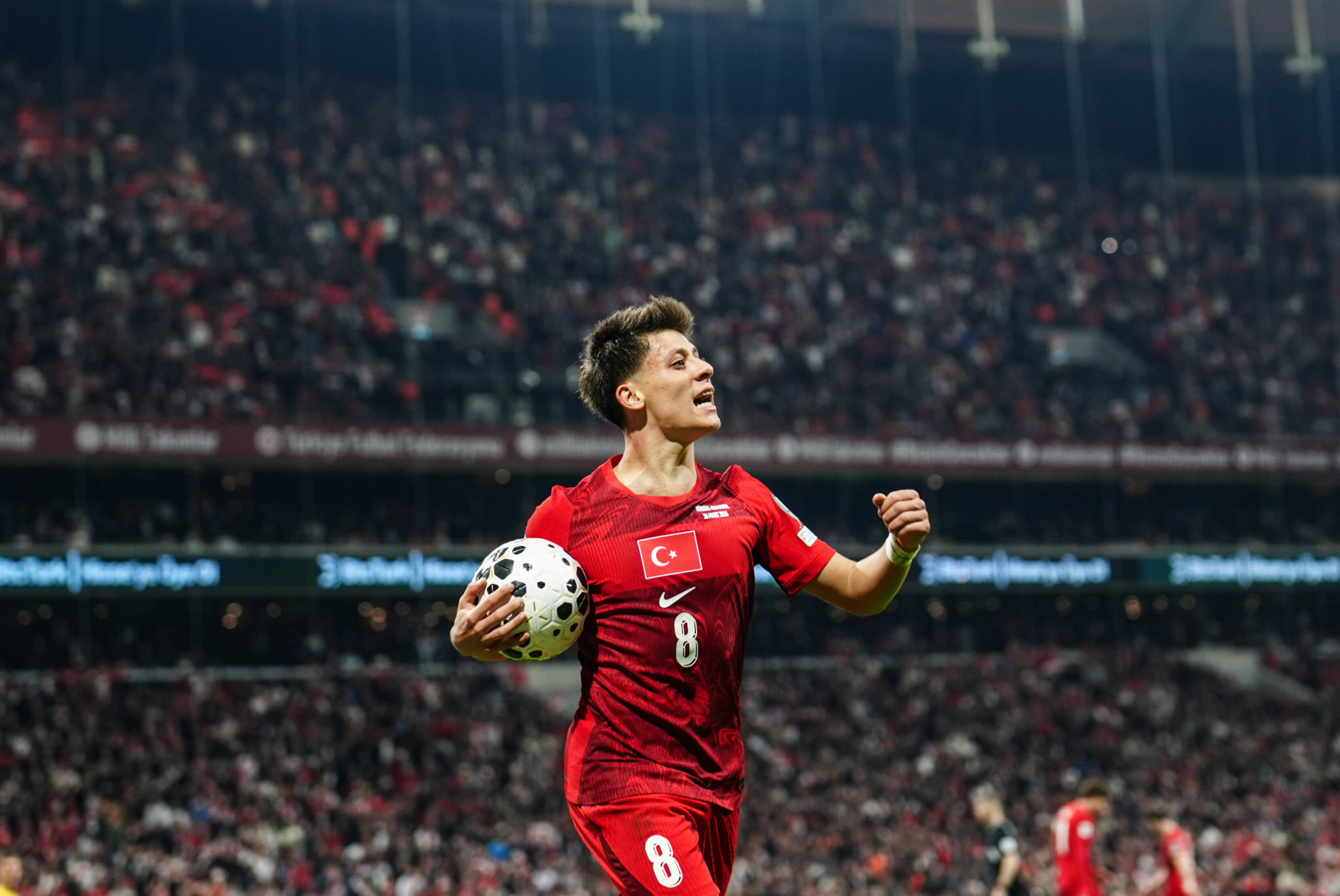 Usta yazardan A Milli Takım’a övgü! Bizim kadar stresli değildiler!