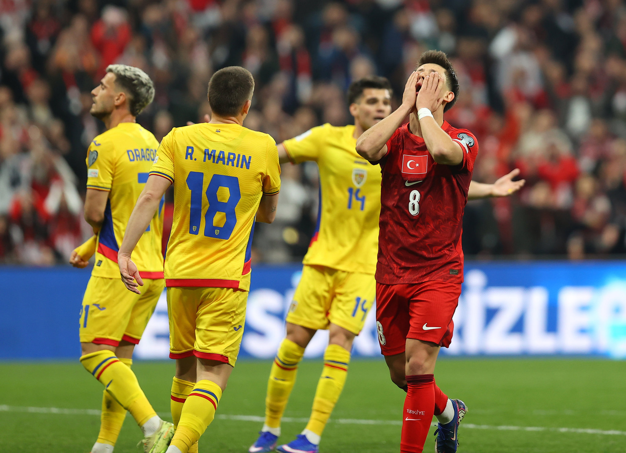 Usta yazardan A Milli Takım’a övgü! Bizim kadar stresli değildiler!