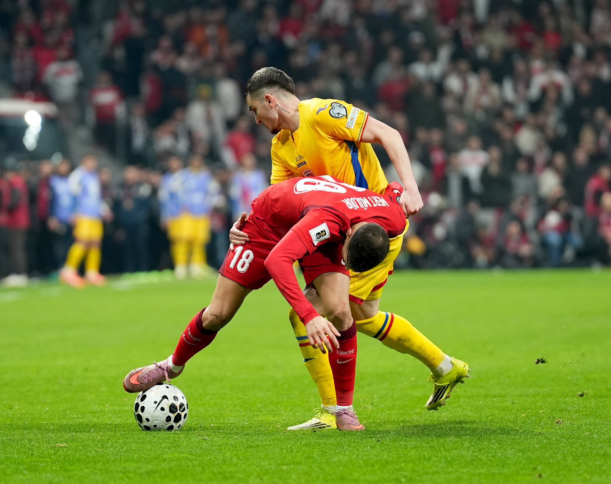 Usta yazardan A Milli Takım’a övgü! Bizim kadar stresli değildiler!