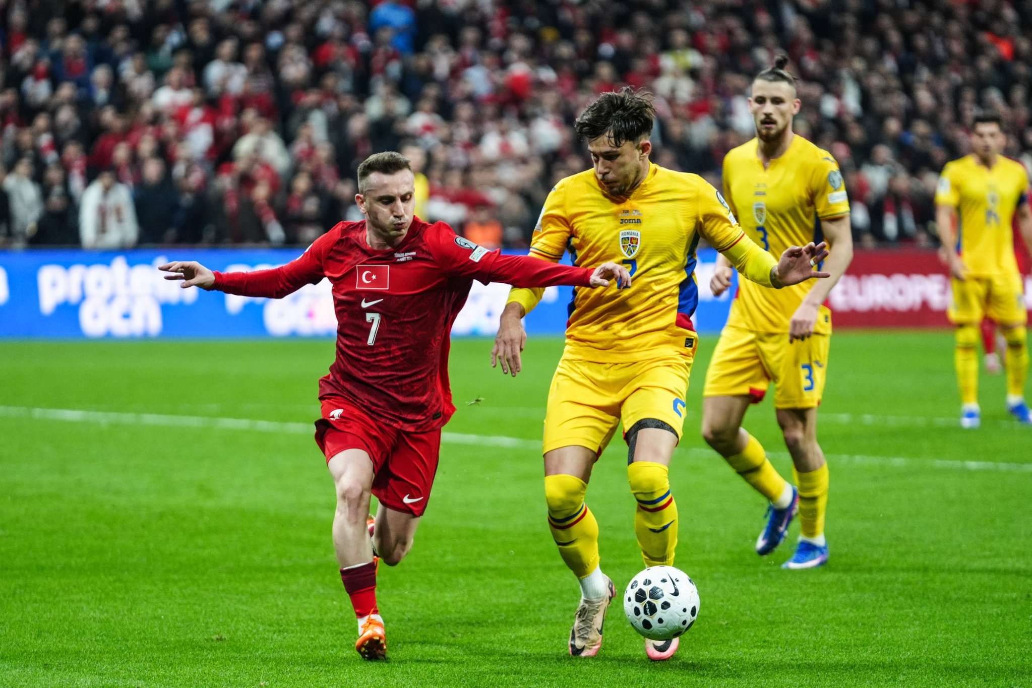 Usta yazardan A Milli Takım’a övgü! Bizim kadar stresli değildiler!