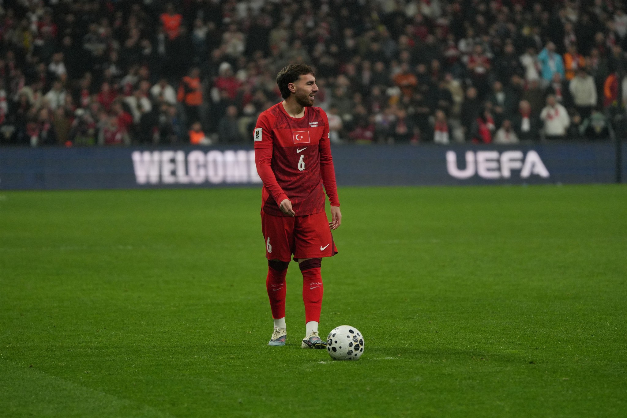 Usta yazardan A Milli Takım’a övgü! Bizim kadar stresli değildiler!