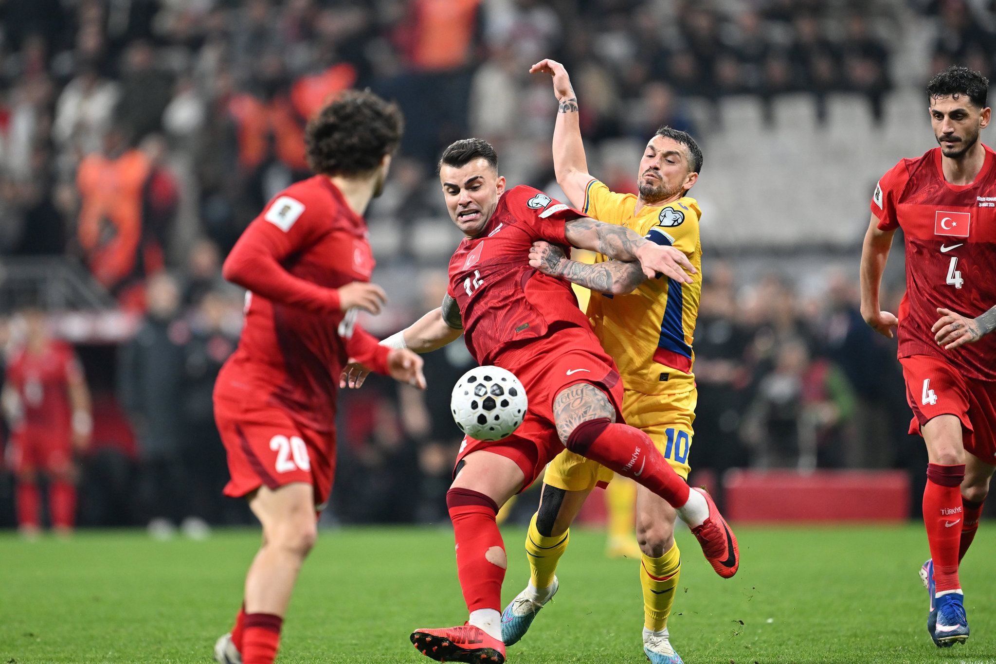 Usta yazardan A Milli Takım’a övgü! Bizim kadar stresli değildiler!