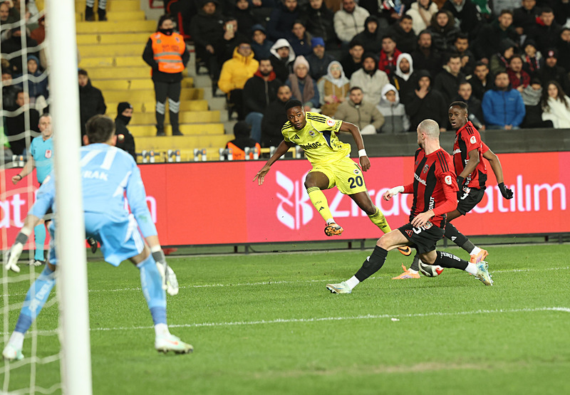 FENERBAHÇE HABERİ: Anthony Musaba’dan flaş transfer itirafı!
