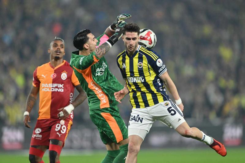 F.Bahçe ve G.Saray transferde karşı karşıya! İtalyanlar duyurdu