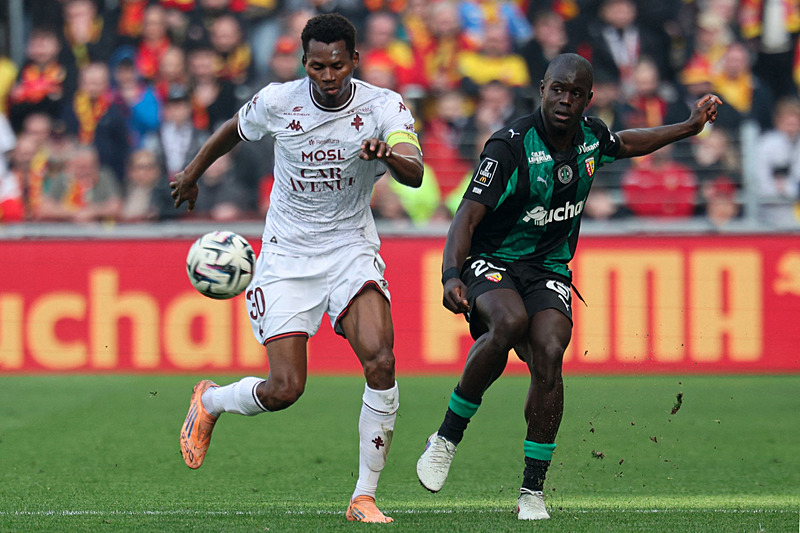 Fenerbahçe’den stoper harekatı! İşte hedefteki 2 yıldız