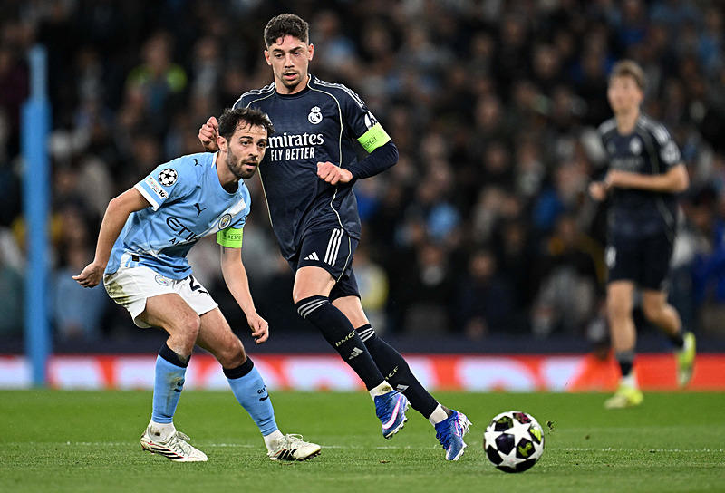 Fenerbahçe ve Galatasaray’dan transfer derbisi! Manchester City’den ayrılıyor