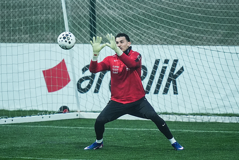 Galatasaray Uğurcan Çakır’ın bonservisini belirledi! Premier Lig’den talibi var