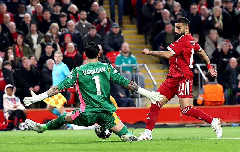 Galatasaray Uğurcan Çakır’ın bonservisini belirledi! Premier Lig’den talibi var