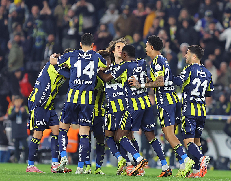 Fenerbahçe’de Tedesco’dan Beşiktaş derbisi öncesi uyarı!