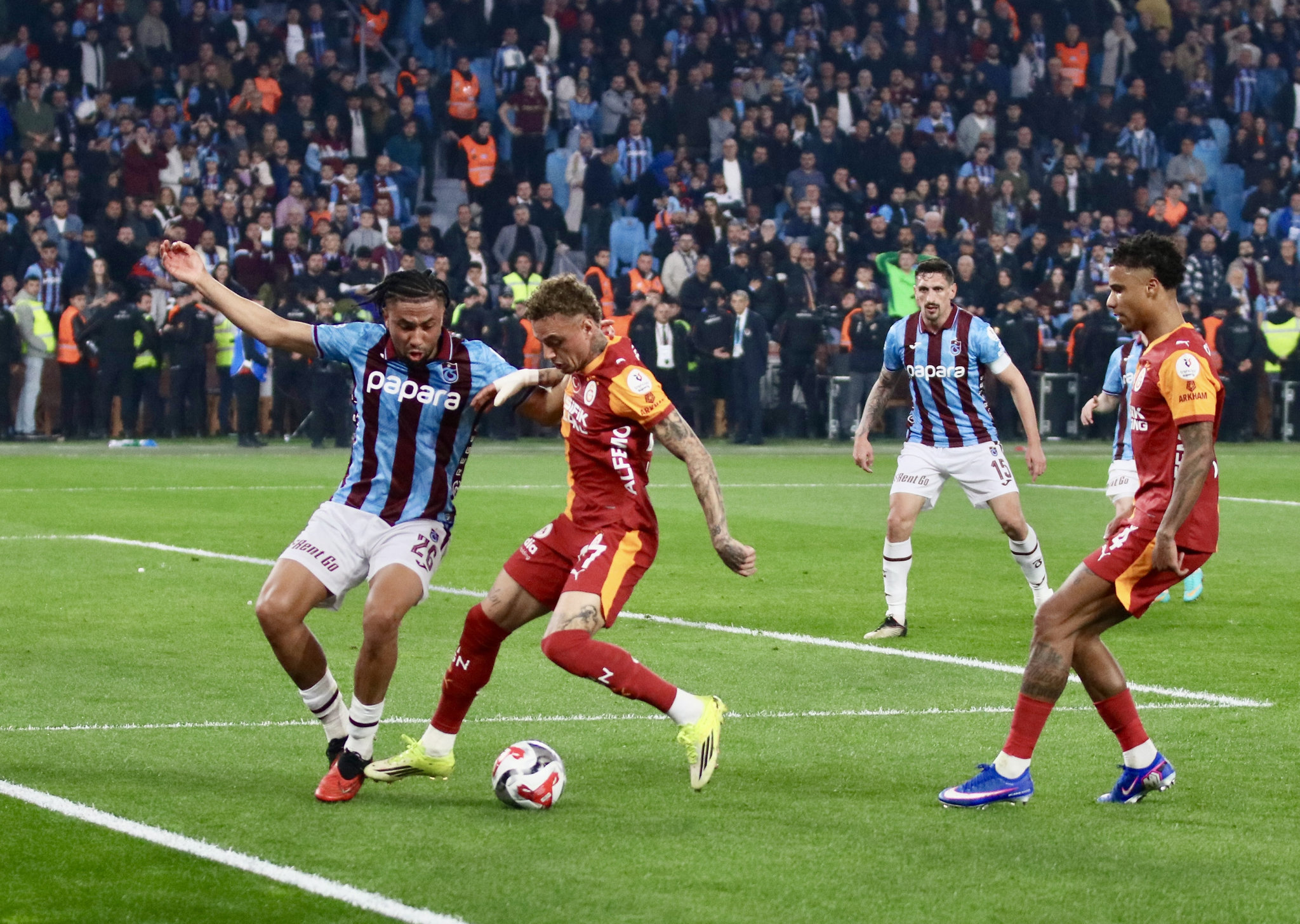 Spor yazarları Trabzonspor-Galatasaray maçını yorumladı: Şampiyonluk hayali kurdurttu!