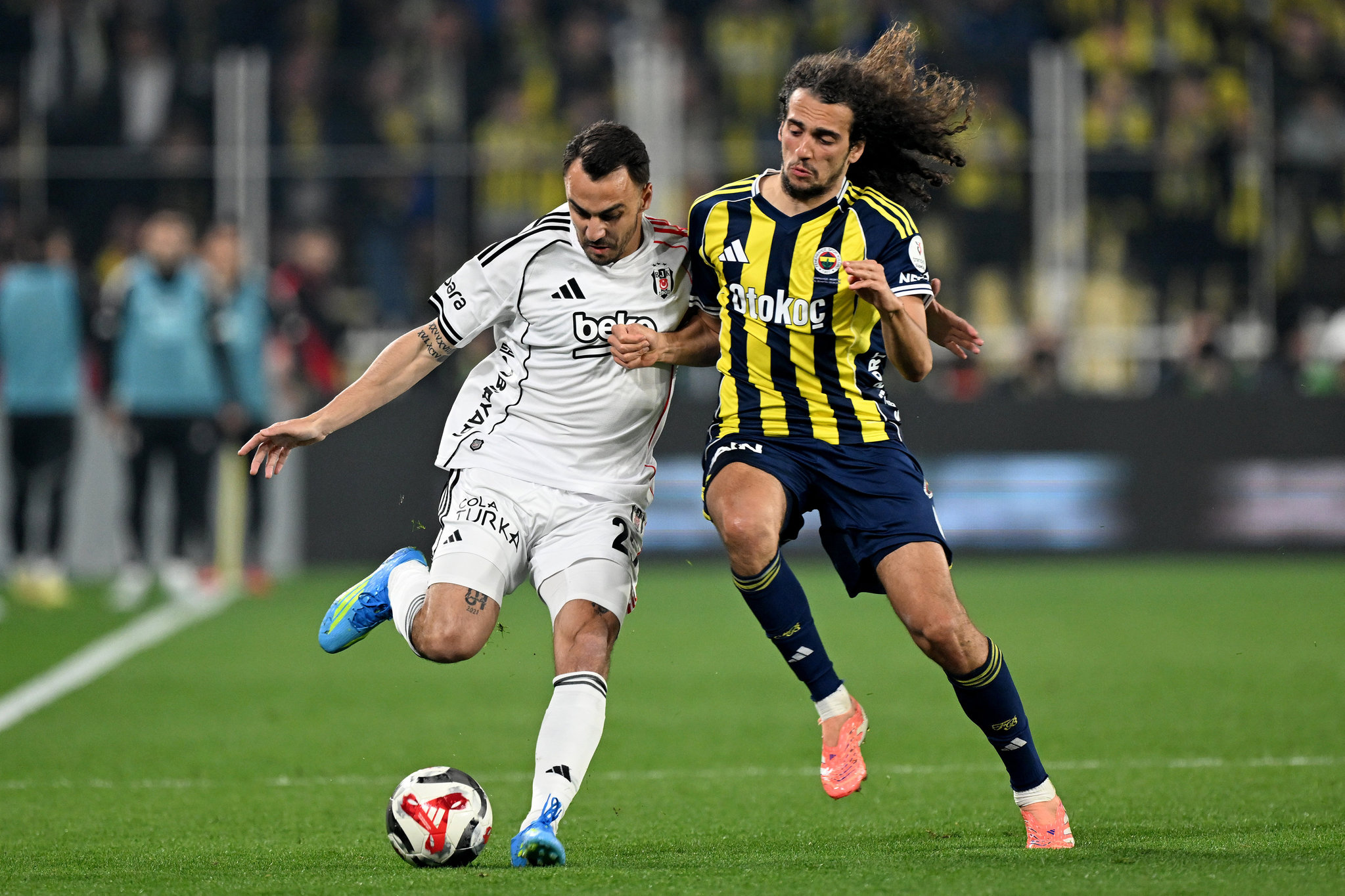 Spor yazarları Fenerbahçe-Beşiktaş maçını yorumladı: Galibiyet esas sorunu unutturmasın!