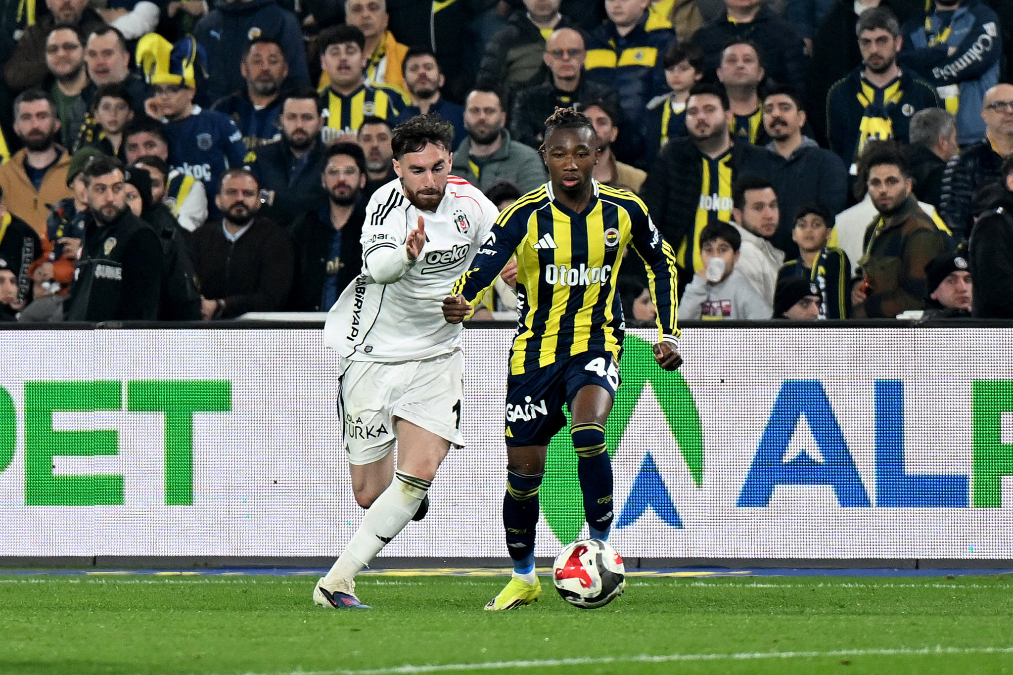 Spor yazarları Fenerbahçe-Beşiktaş maçını yorumladı: Galibiyet esas sorunu unutturmasın!