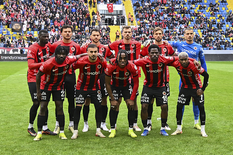 Yapay zekadan derbi sonrası Süper Lig için yeni şampiyonluk tahminleri