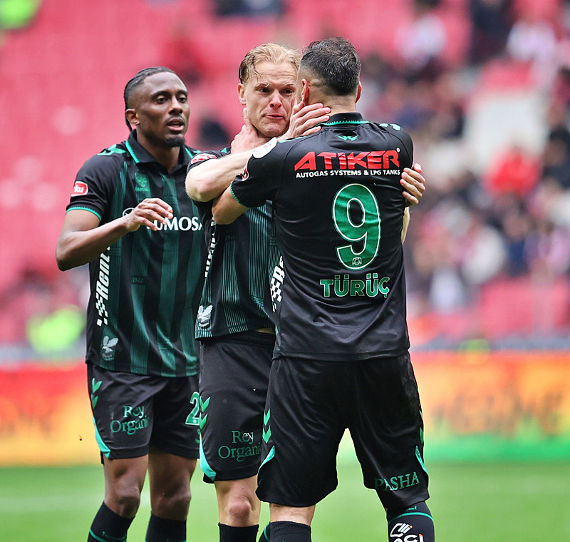 Yapay zekadan derbi sonrası Süper Lig için yeni şampiyonluk tahminleri