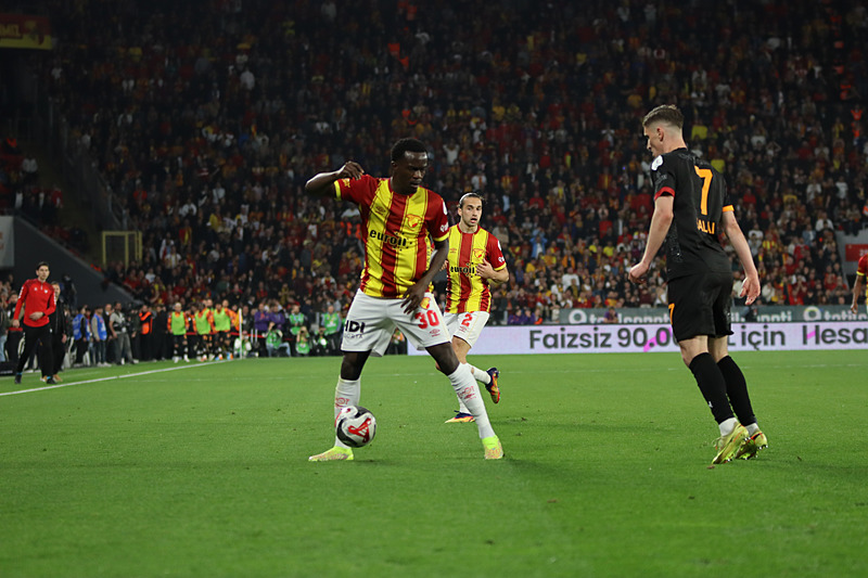 Ahmet Çakar’dan Galatasaray yorumu: Şampiyonluğu kaybetmesi mucizelere bağlı!