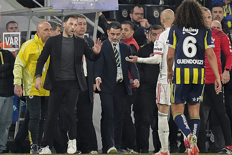 Fenerbahçe’de gelecek sezon için büyük ikilem! Transfer hedefleri belli ancak...