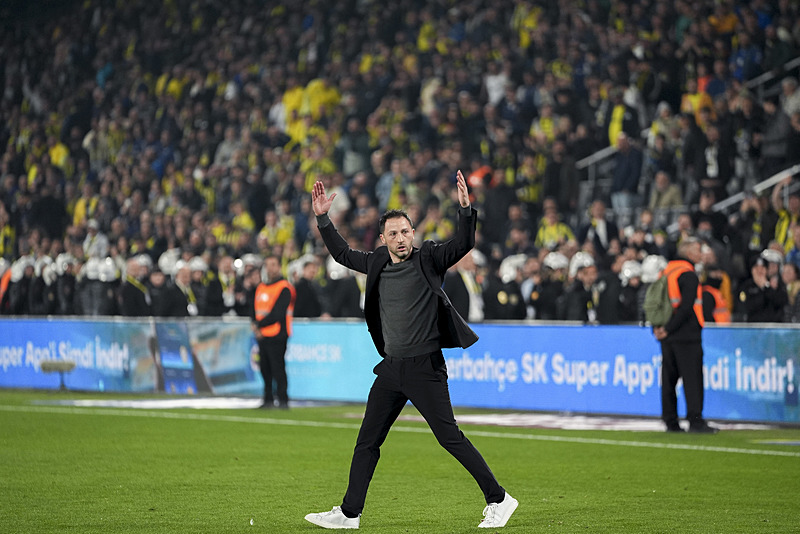 Fenerbahçe’de gelecek sezon için büyük ikilem! Transfer hedefleri belli ancak...