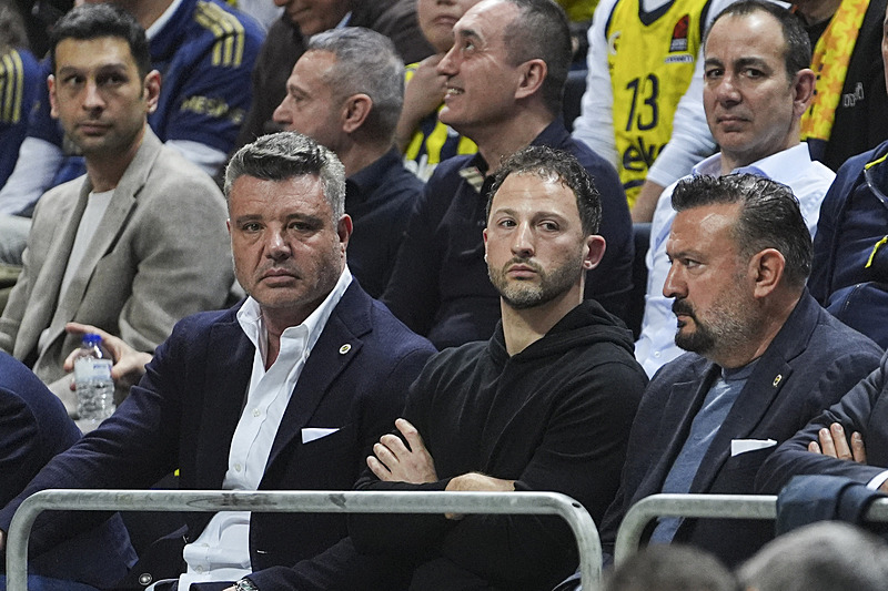 Fenerbahçe’de gelecek sezon için büyük ikilem! Transfer hedefleri belli ancak...